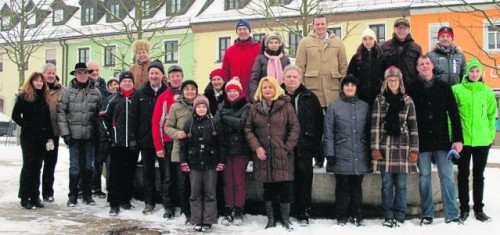 Im Bild die CSU-Wandergruppe, die sich vom Marktplatz aus in Richtung Wondreb aufmachte