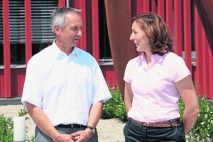 Leitender Baudirektor Thomas Gollwitzer und Huberta Bock, die für die Öffentlichkeitsarbeit des Amtes für Ländliche Entwicklung in der Oberpfalz zuständig ist, versprechen einen kurzweilugen "Tag der offenen Tür". 